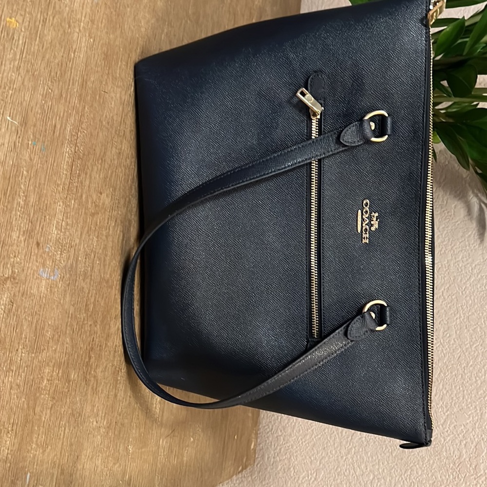 COACH Purse ✨ - Picture 2 of 6